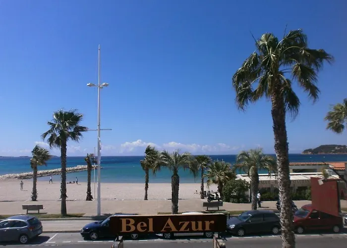 بيل آزور 2* سيكس-فور-لو-بلاج